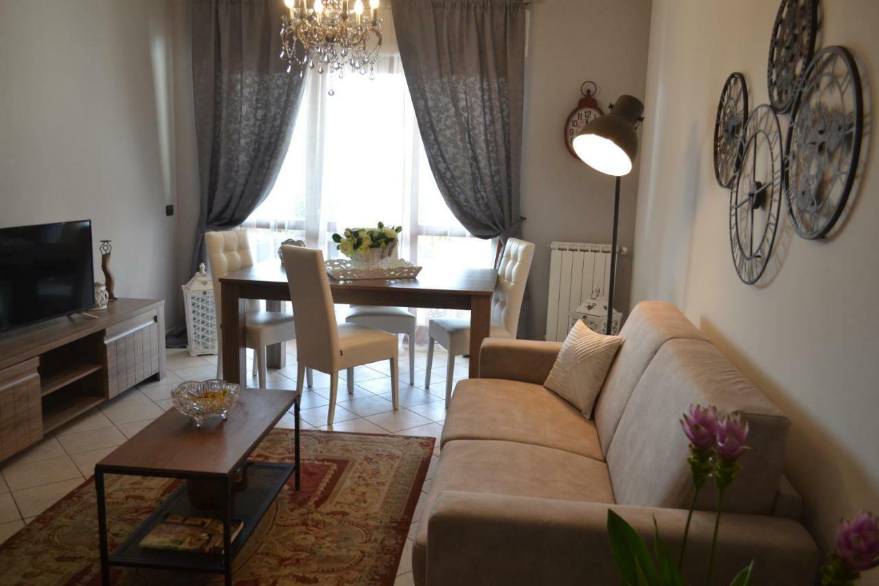 Airport & Fair Suite Apartments Fiumicino Bagian luar foto