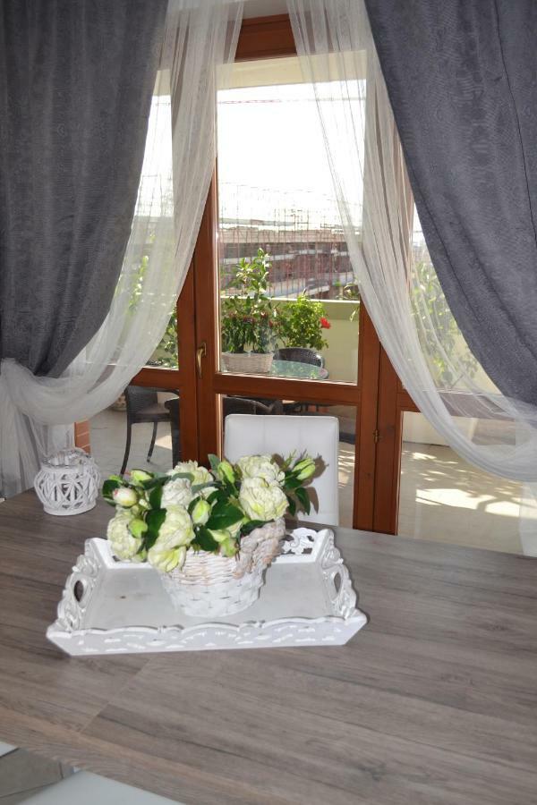 Airport & Fair Suite Apartments Fiumicino Bagian luar foto