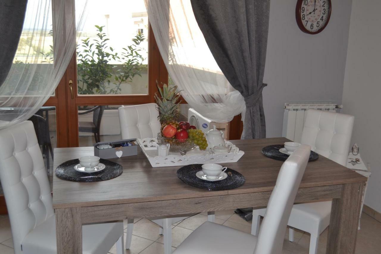 Airport & Fair Suite Apartments Fiumicino Bagian luar foto