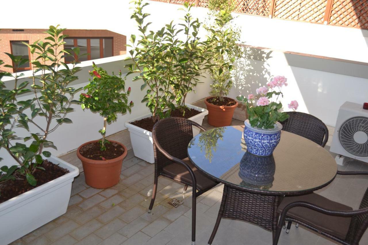Airport & Fair Suite Apartments Fiumicino Bagian luar foto